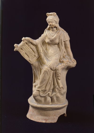 Estatuilla de Erato Sentada, de Myrina, Turquía de Greek